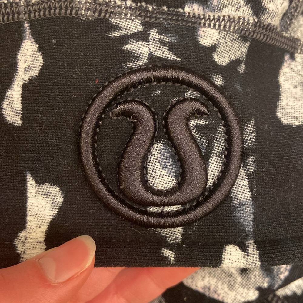 Lululemon Scuba Hoodie II the Dream Rose Stripe Neutral Blush Black/White" - Picture 4 of 6